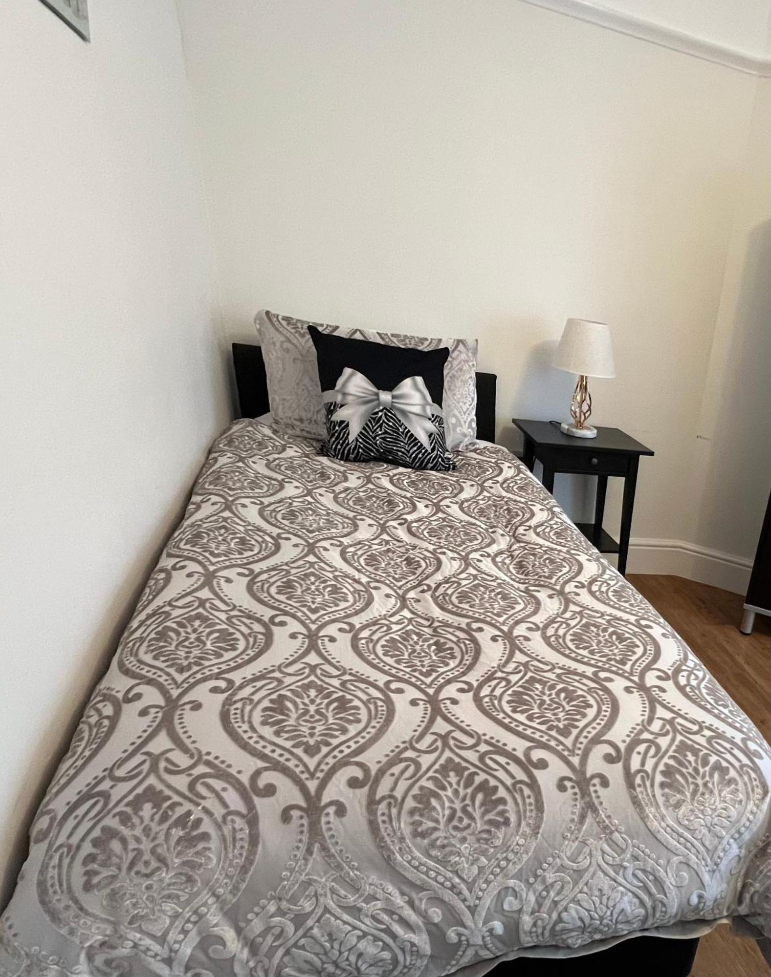 Large Family-Friendly 2Bd Glastonbury Retreat, Sleeps 5 Eksteriør bilde